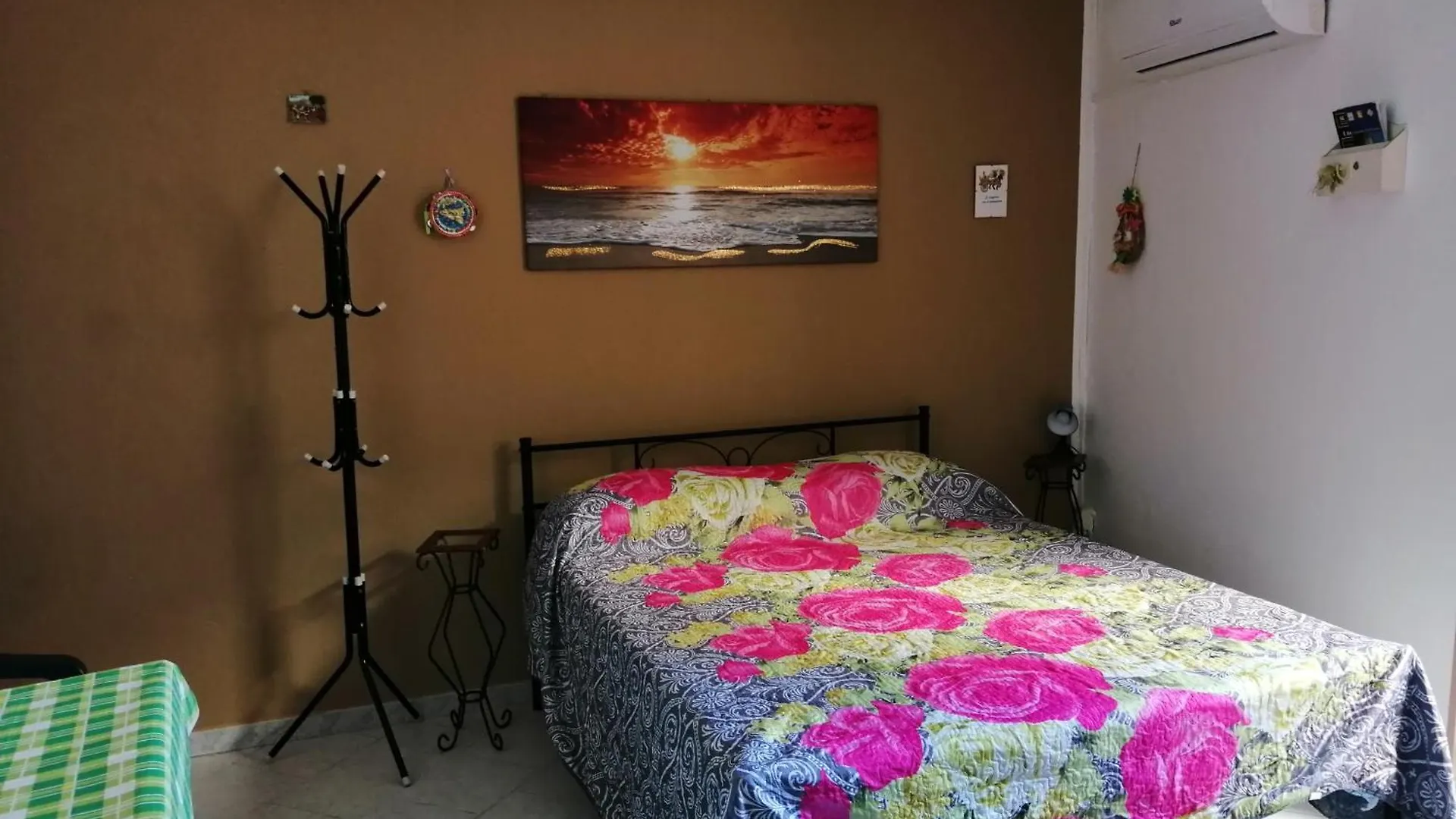 Room Holiday 